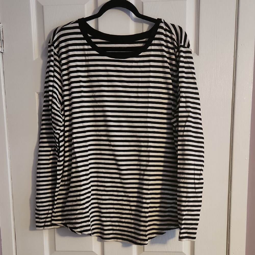 Universal Standard Black and White Striped Long Sleeve Top (size M/18-20)